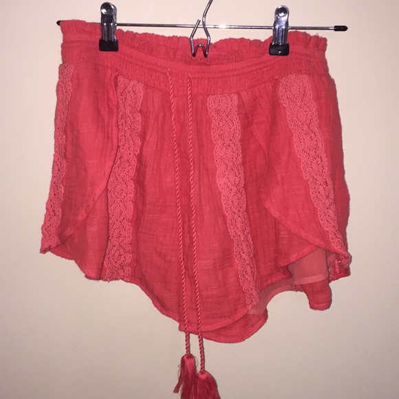 American Eagle Tassle Coral Summer Shorts - Picture 4 of 4